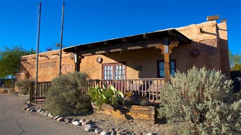 hotels near old tucson studios.